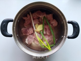 萝卜小排汤的做法步骤：2