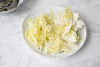 白菜炒虾的做法步骤：2