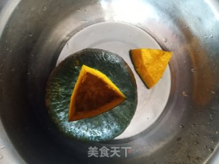 南瓜糯米粽子的做法步骤：2