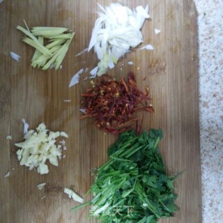 红烧黄花鱼的做法步骤：2
