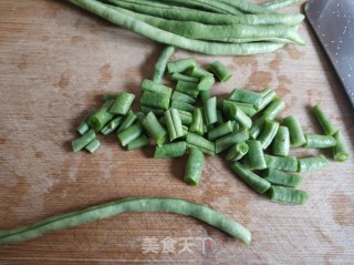 孜然豆角鸡脆骨的做法步骤：5