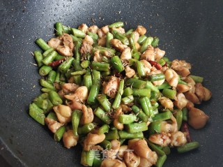 孜然豆角鸡脆骨的做法步骤：12