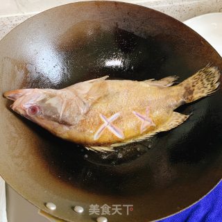 红烧臭鳜鱼的做法步骤：1