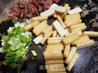 萝卜煮年糕的做法步骤：2