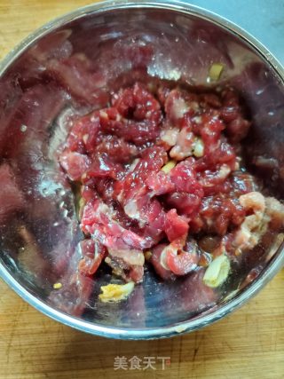 甜豆洋葱炒牛肉的做法步骤：1