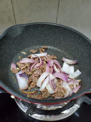 甜豆洋葱炒牛肉的做法步骤：7