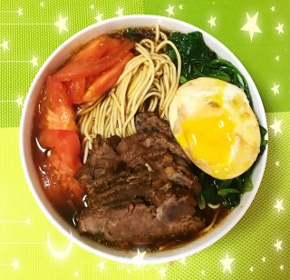 菠菜西红柿鸡蛋牛肉面的做法步骤：5