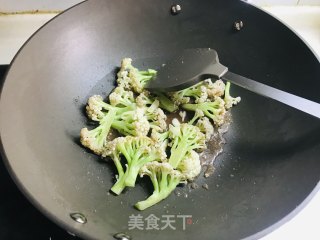虾子花菜的做法步骤：7