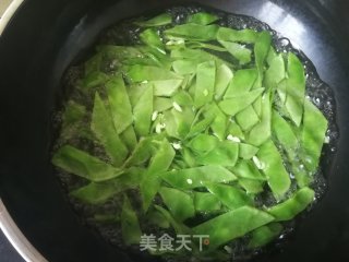 红椒炒眉豆角的做法步骤：4