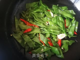 红椒炒眉豆角的做法步骤：7