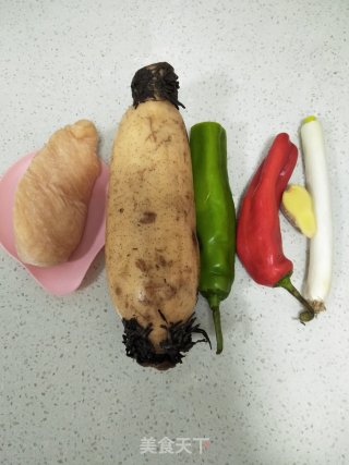 鸡肉炒莲藕的做法步骤：1