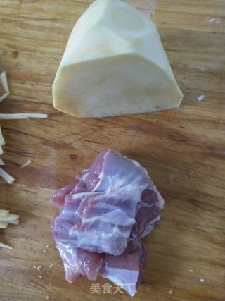 卜留克炒肉丝的做法步骤：2