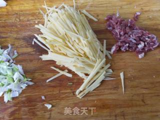 卜留克炒肉丝的做法步骤：3