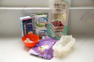 小狗慕斯蛋糕的做法步骤：1