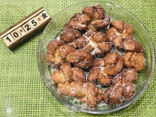 椰蓉麻花的做法步骤：11