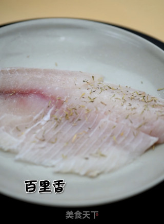 减肥餐～香煎鲷鱼的做法步骤：3