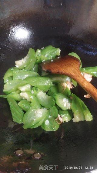 蛋炒丝瓜的做法步骤：6