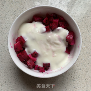 火龙果酸奶三明治的做法步骤：2
