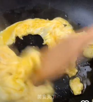 西红柿鸡蛋面的做法步骤：4