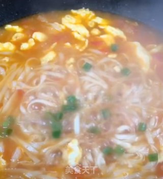 西红柿鸡蛋面的做法步骤：9