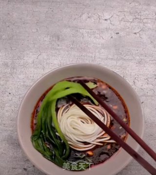 麻辣热汤面的做法步骤：6