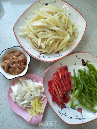 茭白炒三丝的做法步骤：5
