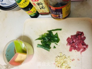 西兰花炒木耳的做法步骤：3