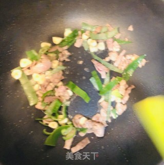 西兰花炒木耳的做法步骤：5