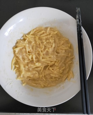 土豆饼的做法步骤：3