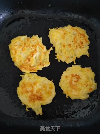 土豆饼的做法步骤：6