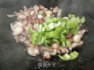 青椒墨鱼片的做法步骤：6