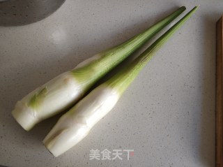 麻辣茭白的做法步骤：1