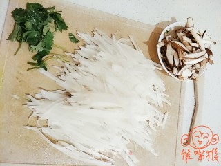 海米萝卜丝汤的做法步骤：2