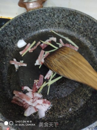 炒平菇的做法步骤：2