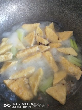 炖炸豆腐的做法步骤：4