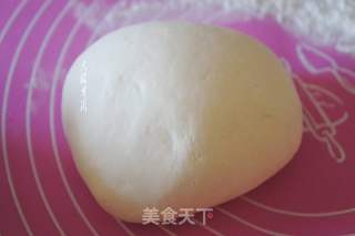 金针菇韭菜馅水饺的做法步骤：1