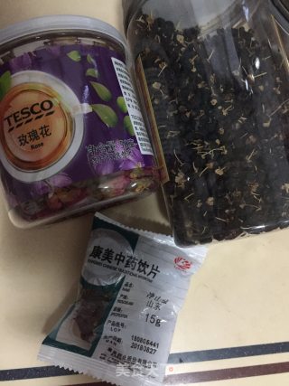 黑枸杞山楂玫瑰饮的做法步骤：1