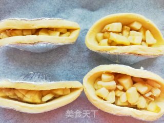 改掉传统做法:蛋挞皮新吃法:简单又好吃的香蕉酥的做法步骤：3