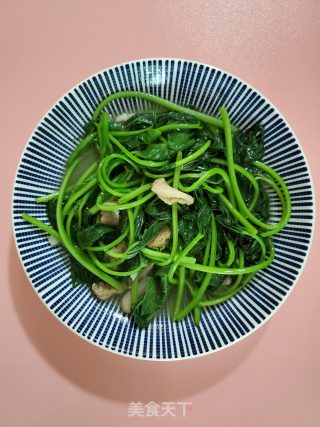 猪油渣炒番薯叶的做法步骤：5