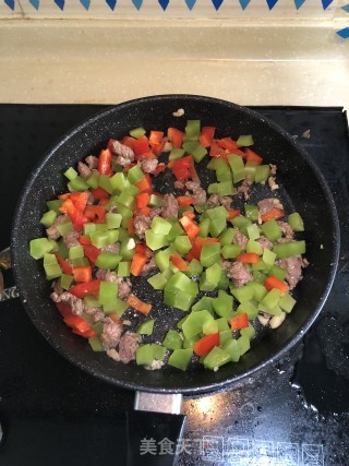 青红蔬菜牛肉丁的做法步骤：4