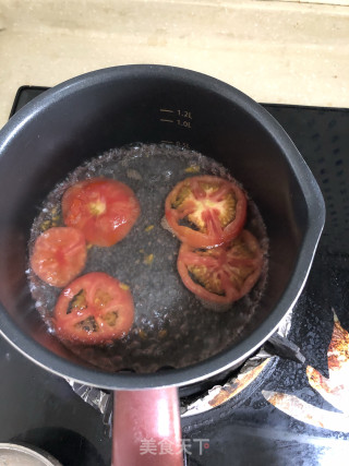 番茄鳕鱼汤的做法步骤：2
