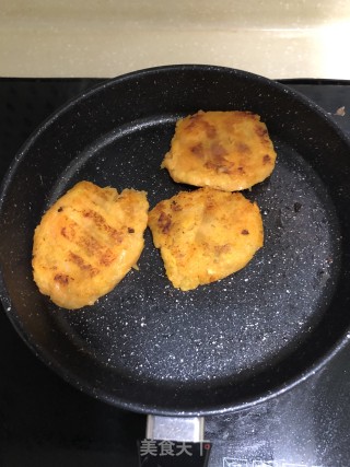 香煎红薯饼的做法步骤：4