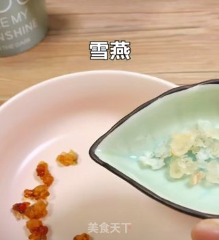 木瓜牛奶炖雪燕的做法步骤：2