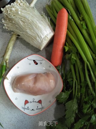 芹菜蒸饺的做法步骤：2