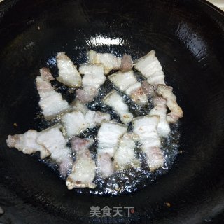 五花肉炒藕片的做法步骤：3