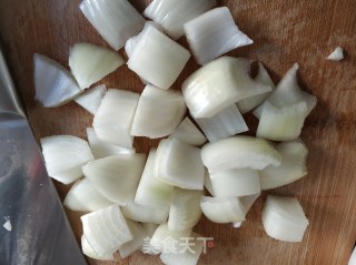 番茄洋葱炒蛋的做法步骤：2