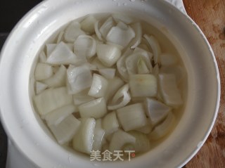 番茄洋葱炒蛋的做法步骤：3