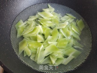 莴笋肉片炒木耳的做法步骤：7