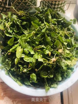 荠菜肉烧麦➕荠菜肉饺子的做法步骤：1
