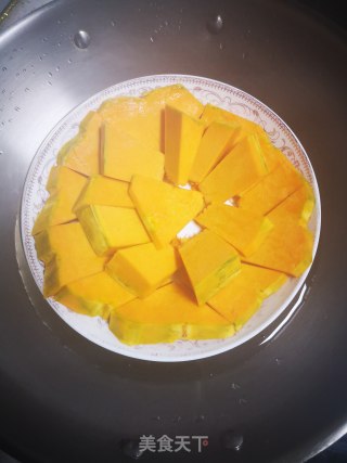 南瓜馒头的做法步骤：1